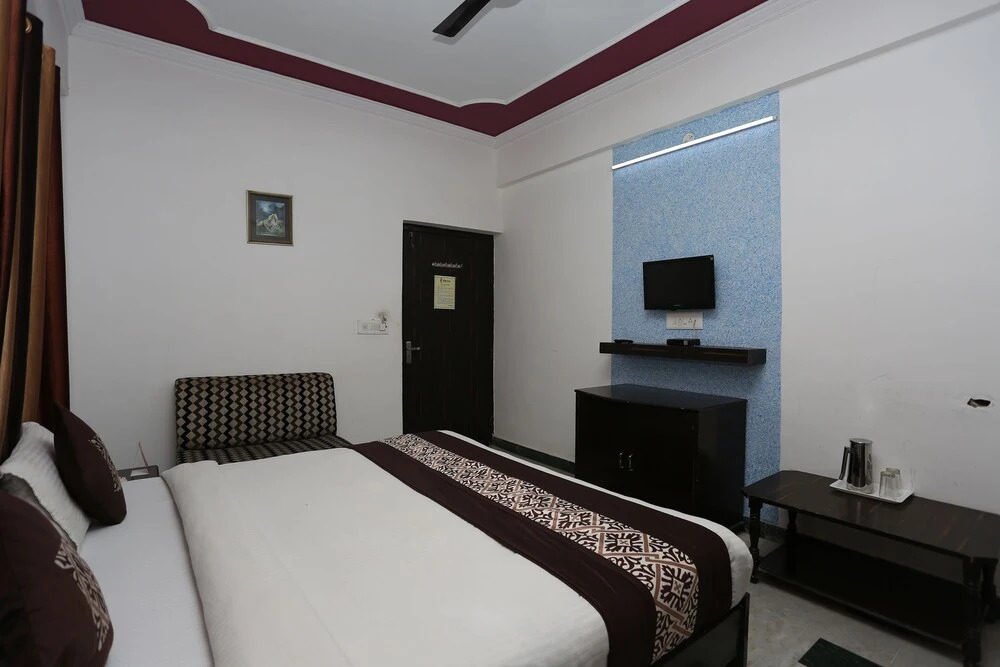 OYO 11539 Hotel Priya