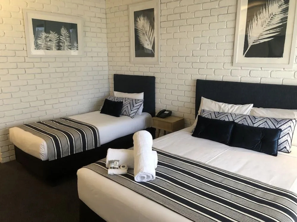Cessnock Vintage motor inn