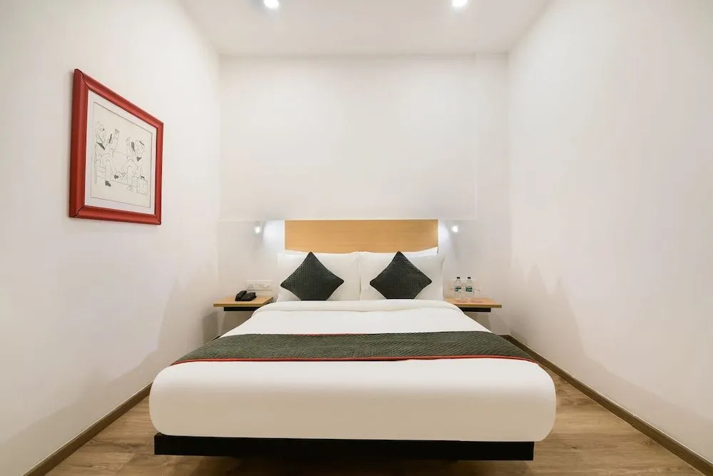 Townhouse The Awadh Airport