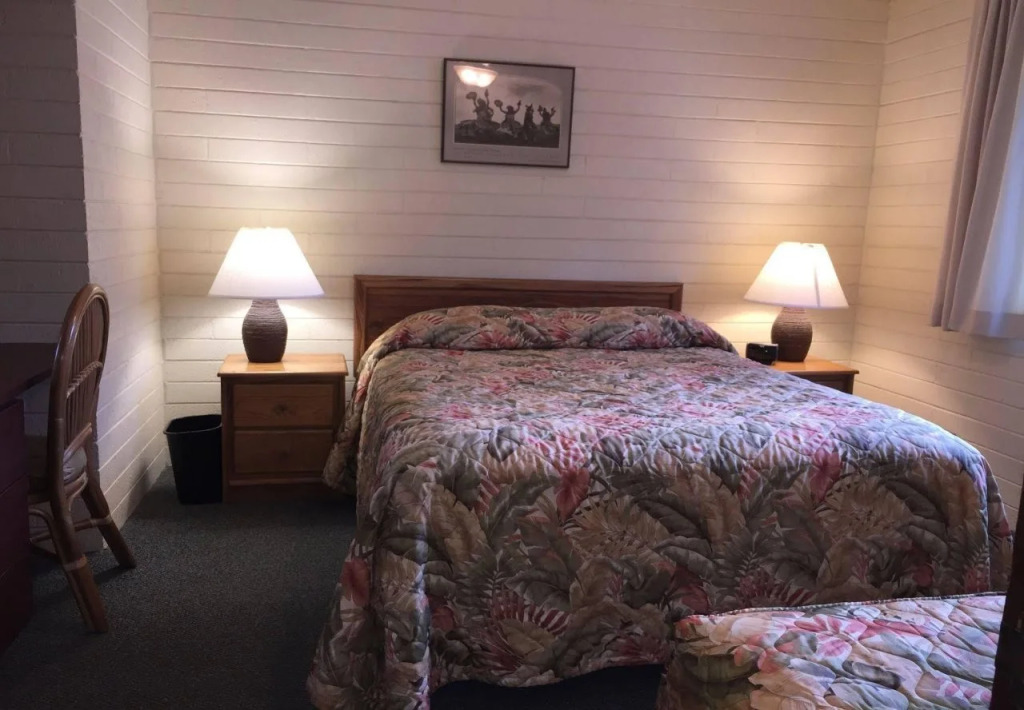 Dolphin Bay Hotel