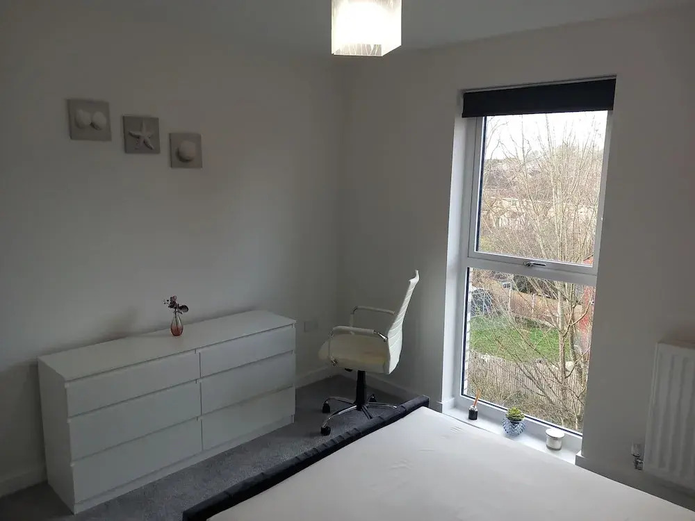 Room-charming Loughton Apartment With Ba