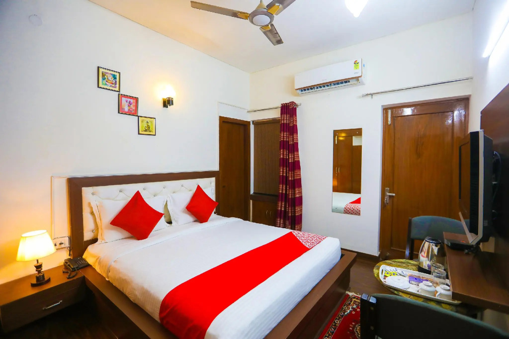 OYO 62702 Golden Home Stay