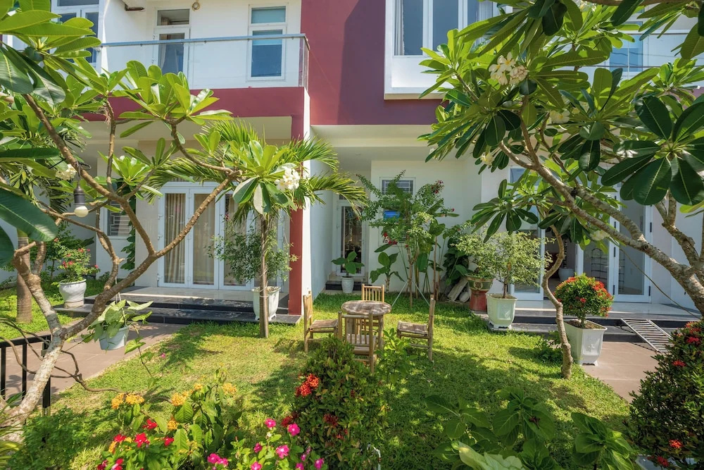 Yellow Daisy Villa