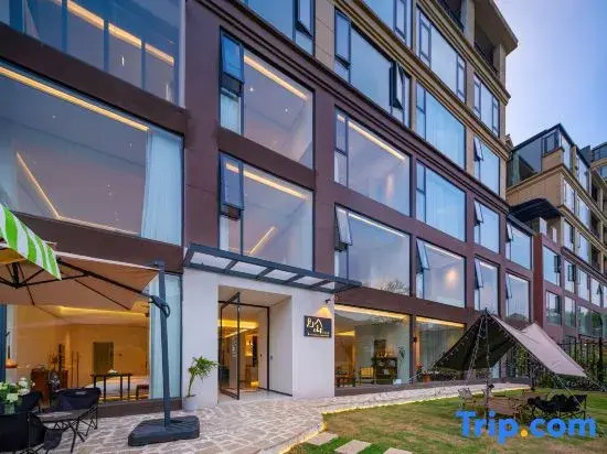 Mountain Echo River View Resort Homestay (Chenzhou Zixing Dongjiang Lake Branch)