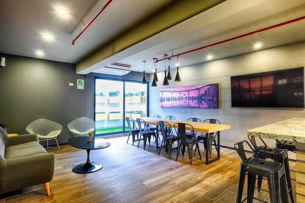 Modern 2BR LOFT in heart of Miraflores