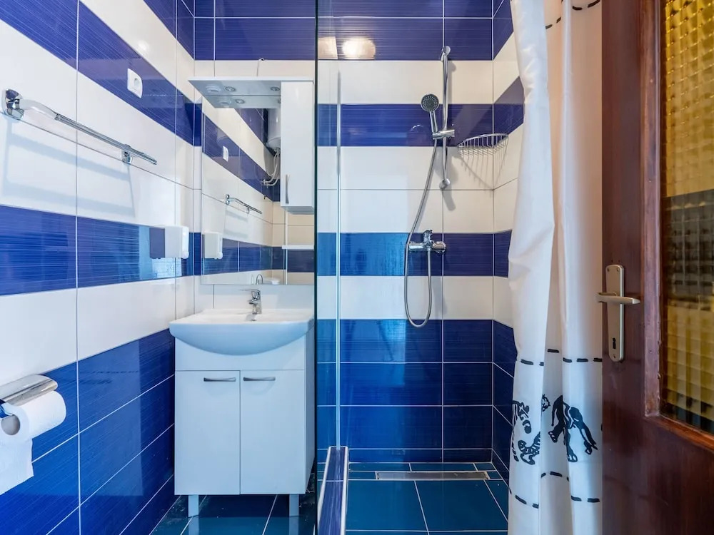 Simplistic Villa in Podstrana with Patio near Adriatic Sea