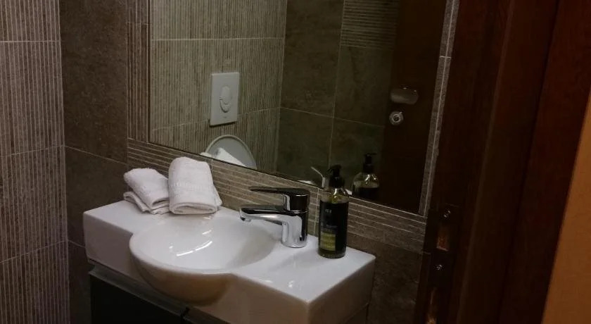 HOtello guest suites