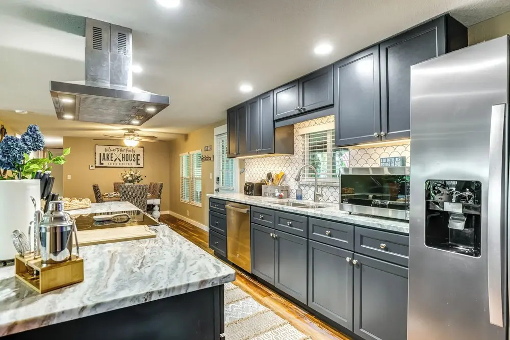 Lakefront Home w/ Hot Tub & Dock in Orlando!