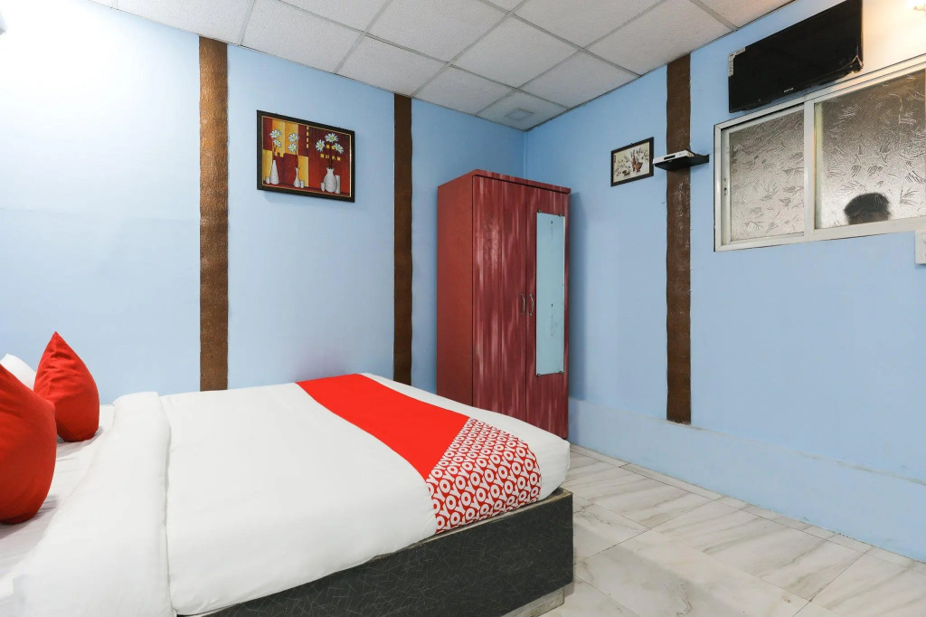 OYO 45376 Anand Milan