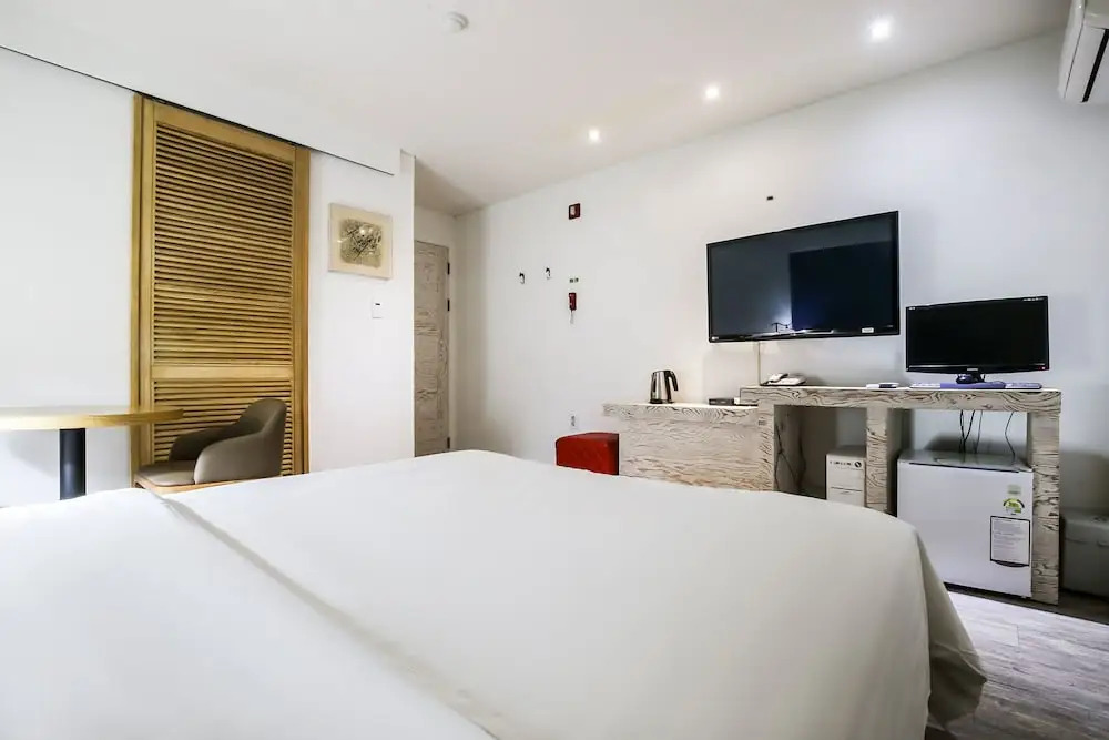 Apple Hotel