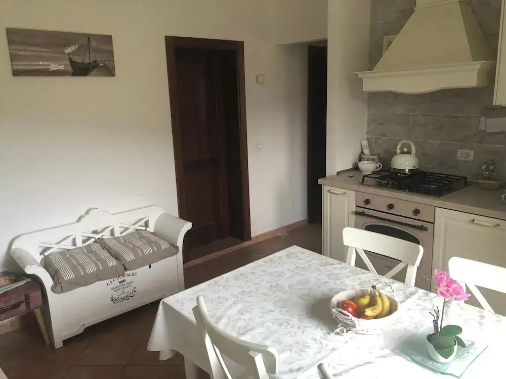 Tranquil Location With Views of Lake Trasimeno!