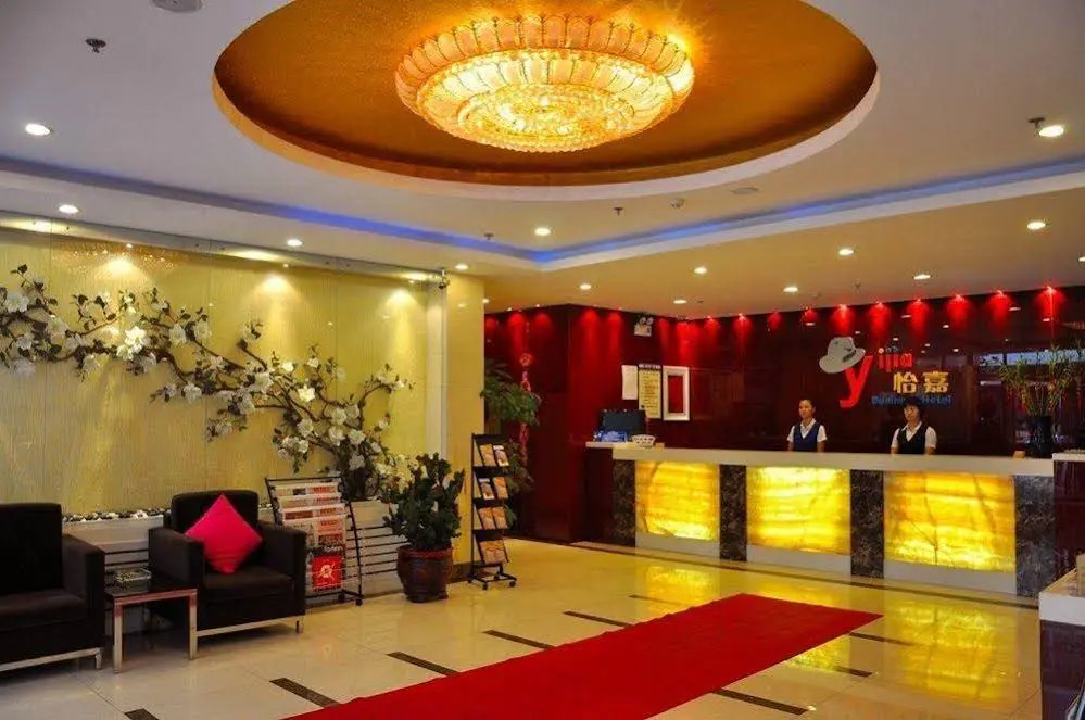 Dalian Yijia Business Hotel