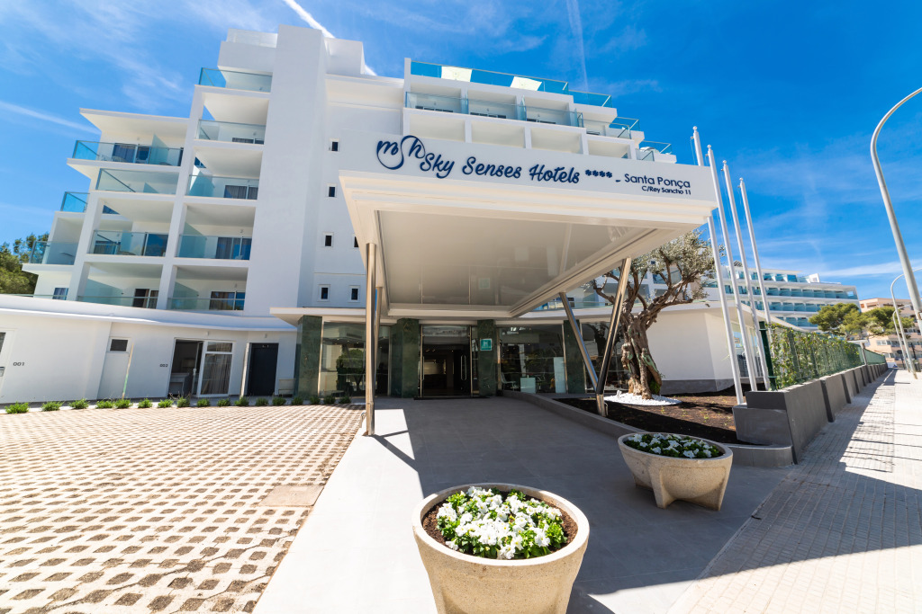 Sky Senses Hotel