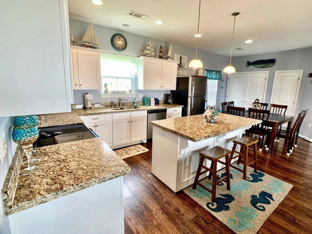 After Dune Delight 3 Bedroom Home by RedAwning