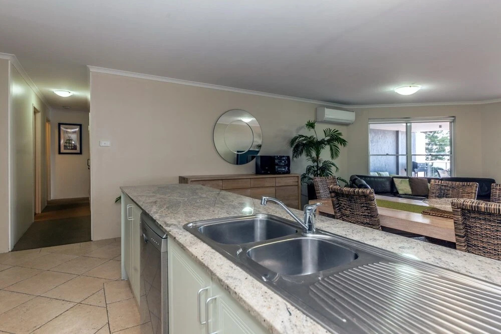 Nelson Towers, Unit 43/71 Victoria Parade