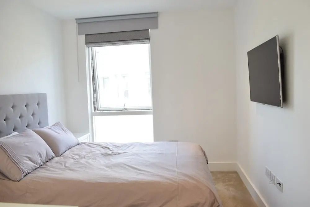2 Bedroom Apartment in Canada Water