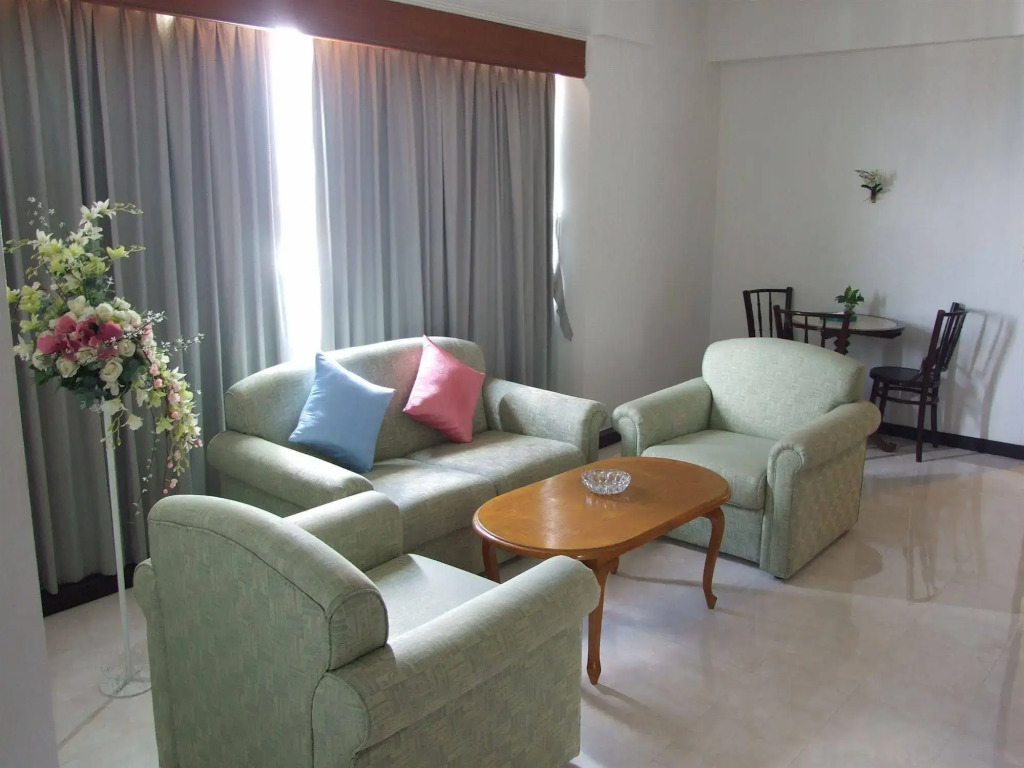 Ratchada City Hotel