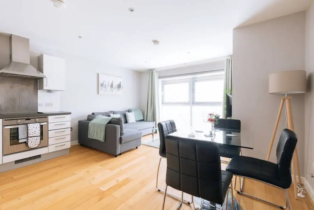 Contemporary 1BD Flat - Bristol City Centre!
