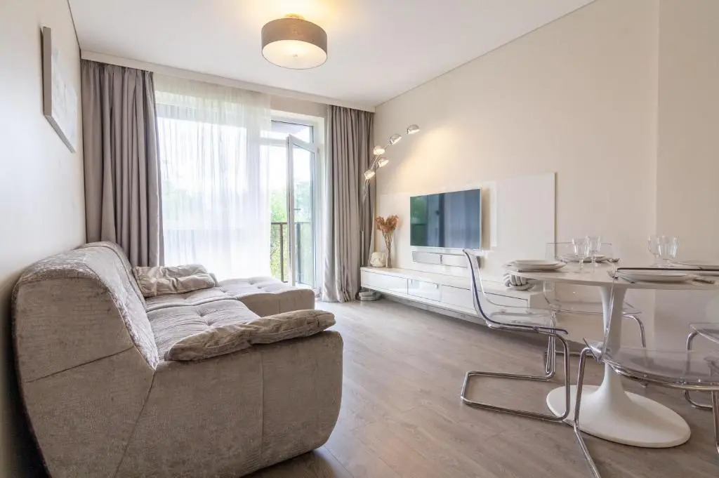 Sea Whisper Apartment, By Cohost