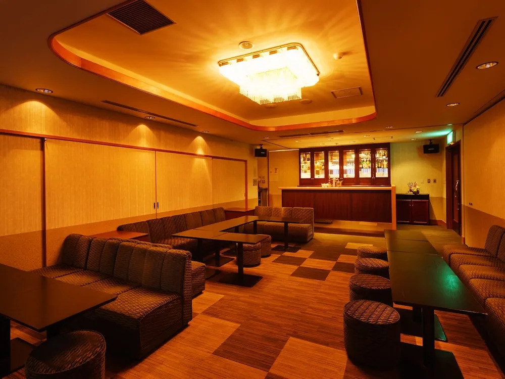 Hotel Hoho "A hotel overlooking the Echigo Plain and the Yahiko mountain range" formerly Hotel Oohashi Yakata-no-Yu