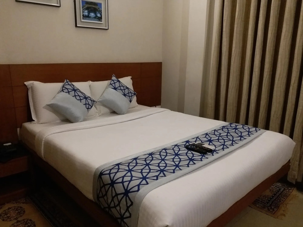 Zaith Residency Near US Consulate and Apollo Hospitals