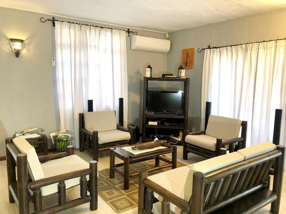 Villa With 3 Bedrooms in Grande Riviere Noire, With Wonderful Mountain View, Private Pool, Enclosed Garden - 1 km From the Beach