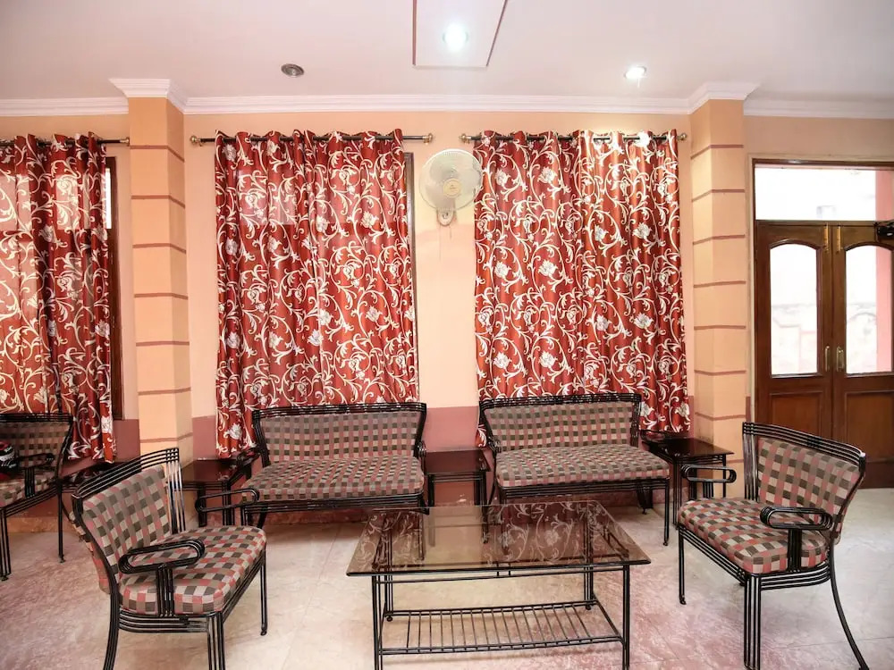 OYO 17381 Hotel City Look