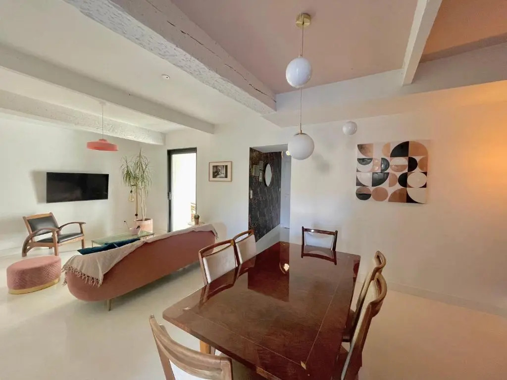 Appartement au centre de la Venise provençale