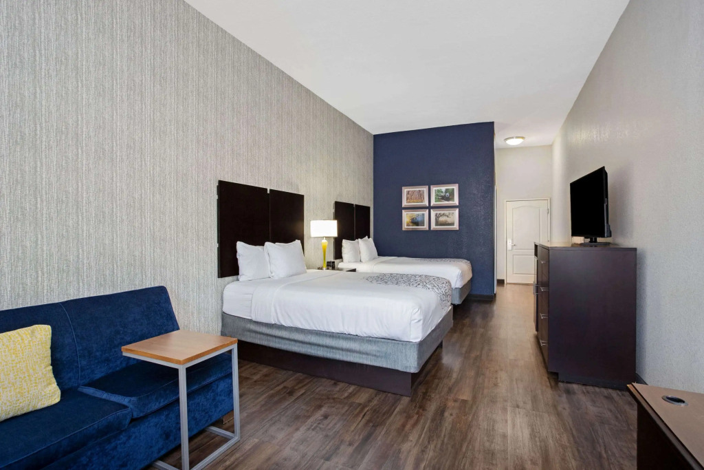 La Quinta by Wyndham Palestine
