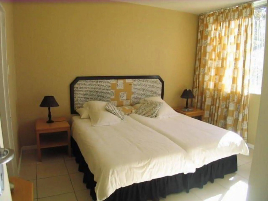 Mountain Manor Guest House & Executive Suites