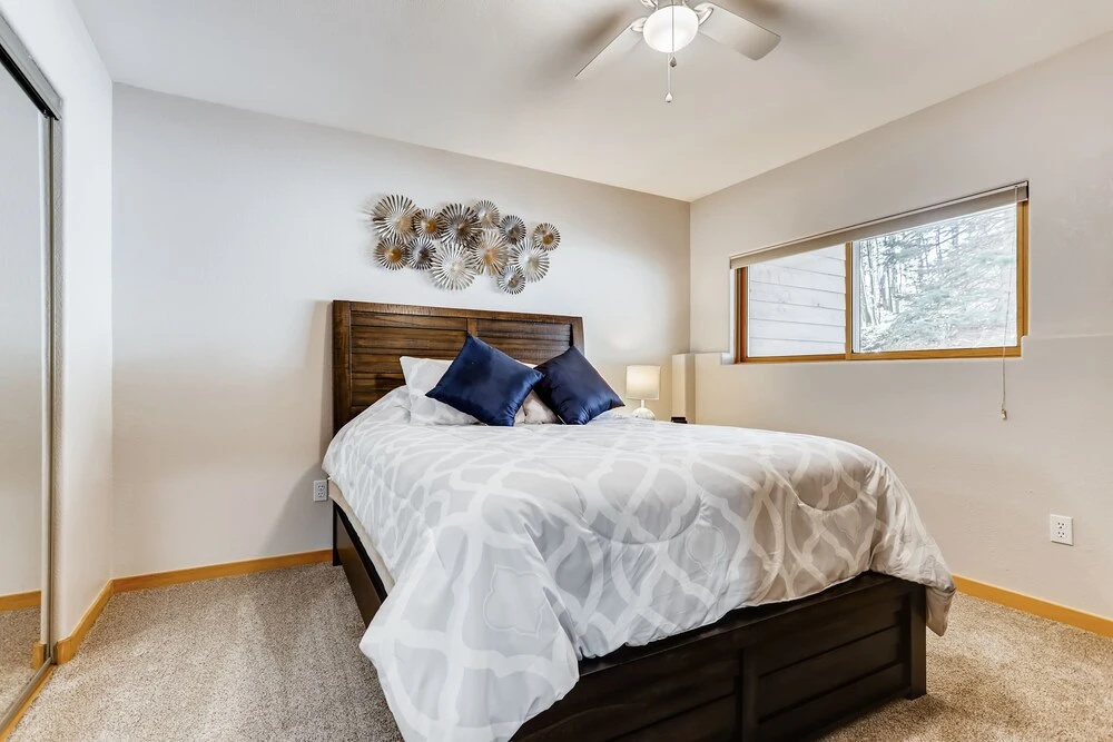 New Listing! 2-unit Getaway W/ Heated Garages 6 Bedroom Duplex