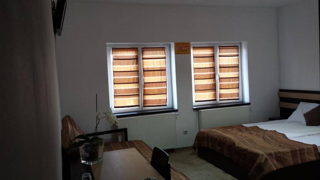 Pensiunea Office