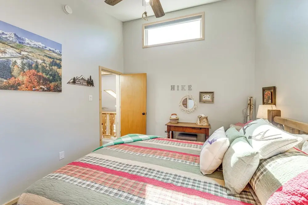 < 1 Mi to Skiing: Family-friendly Red River Haven