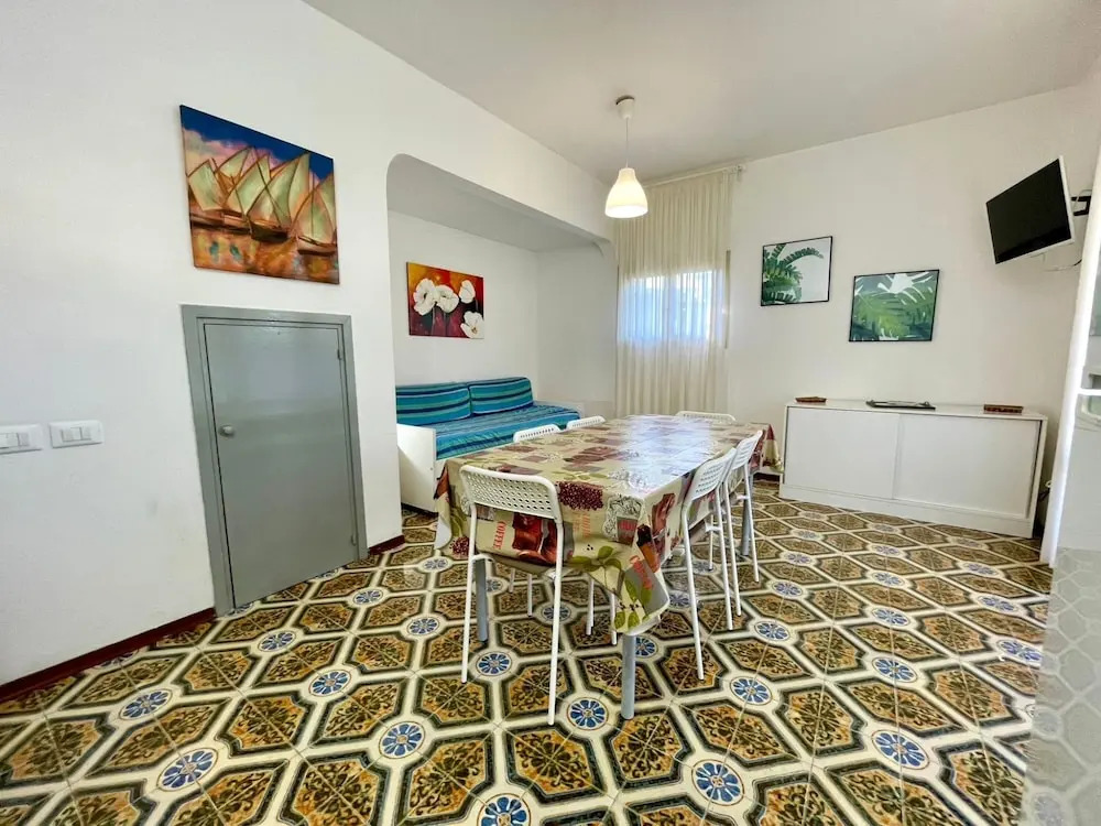 Comfy villa with pool and barbecue