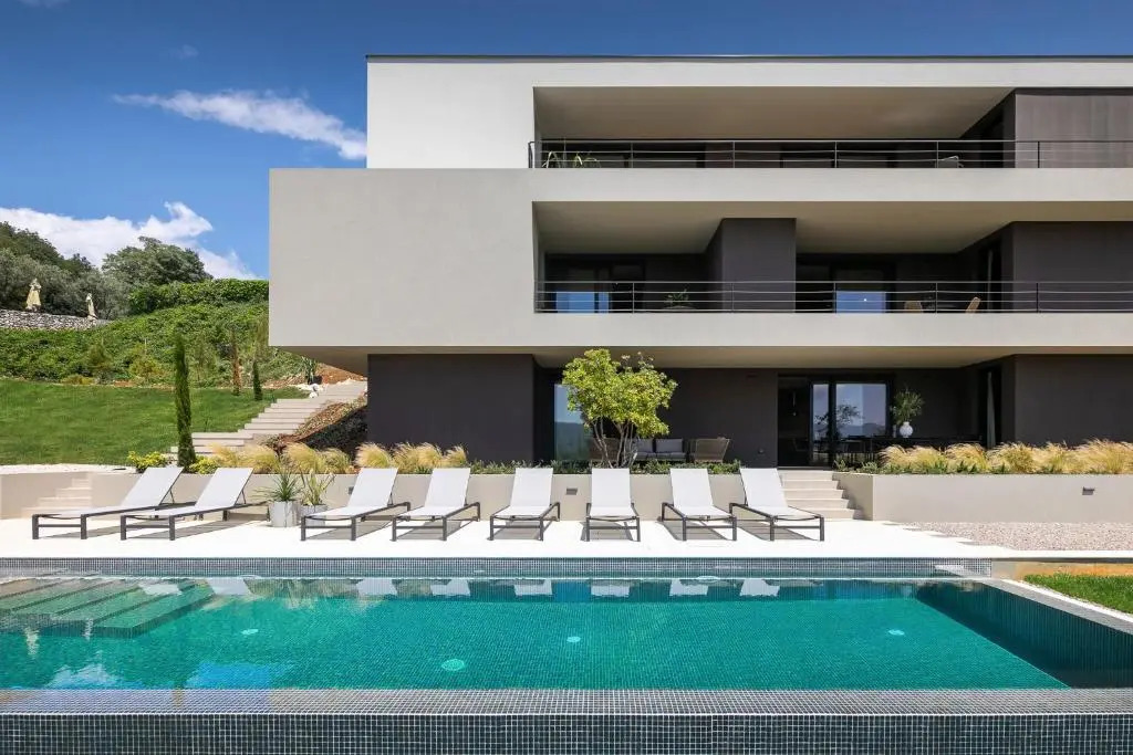 Oltremare Premium suite apartment w/pool in Rabac