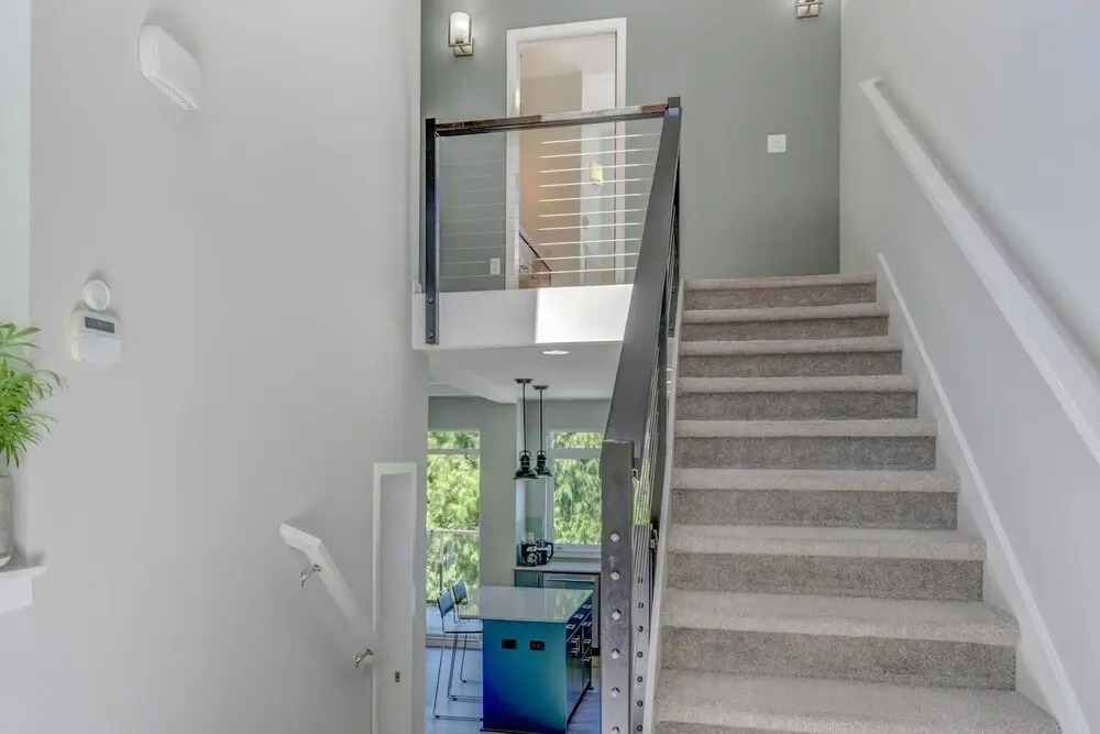 5 Min To Downtown Seattle! 3br & 2ba Cozy Townhome 3 Bedroom Townhouse by Redawning