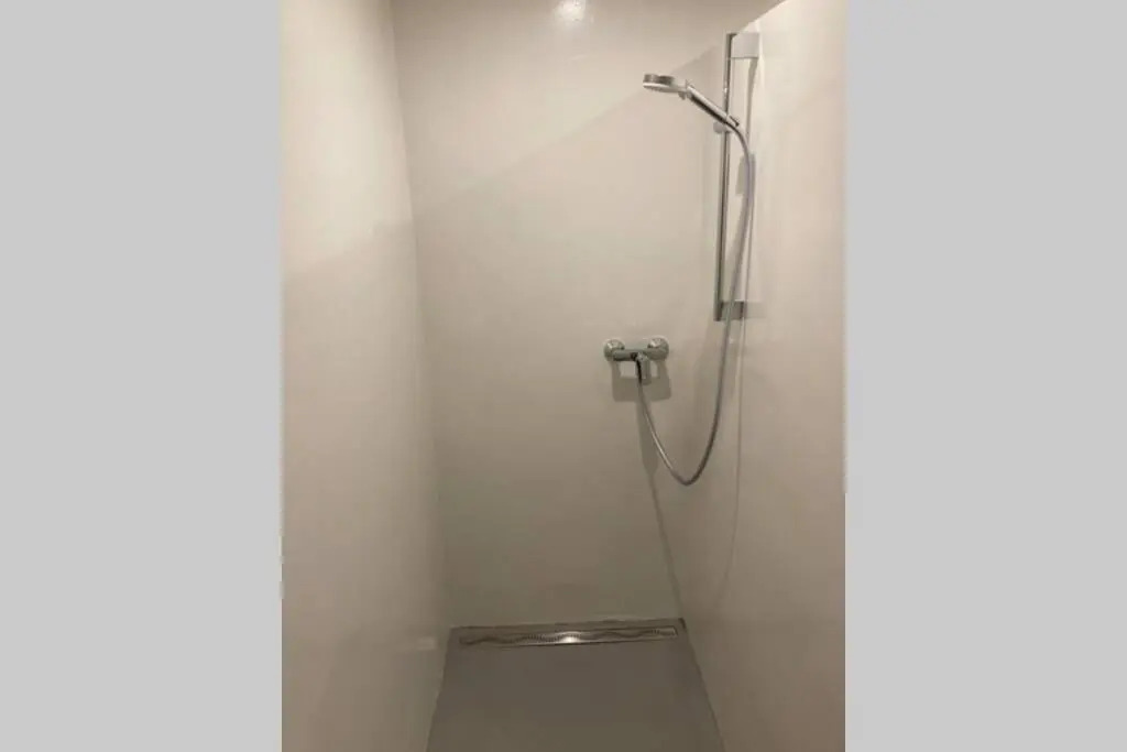 Huge BBQ Garden, Spacious Flat, AC, Free Parking 1