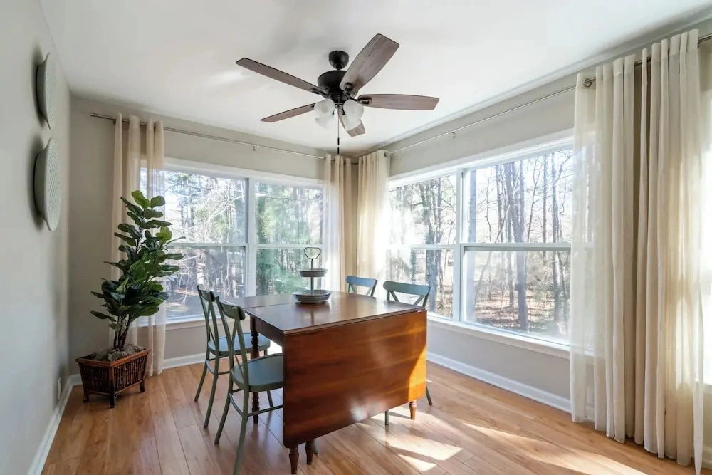 Decked Out Getaway Pine MTN Trail, Pet Friendly