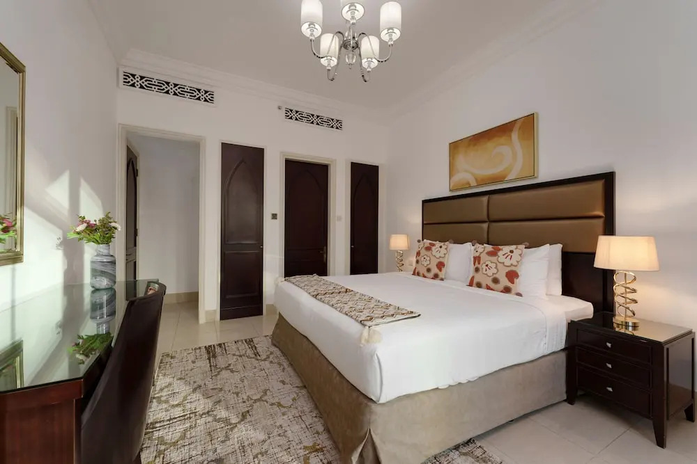 Maison Privee - Tasteful Apt cls to Burj Khalifa & Dubai Mall