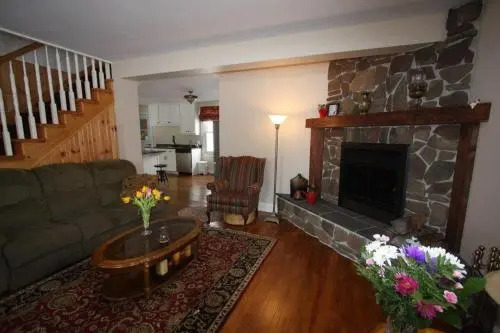 Grand Pine Bed & Breakfast