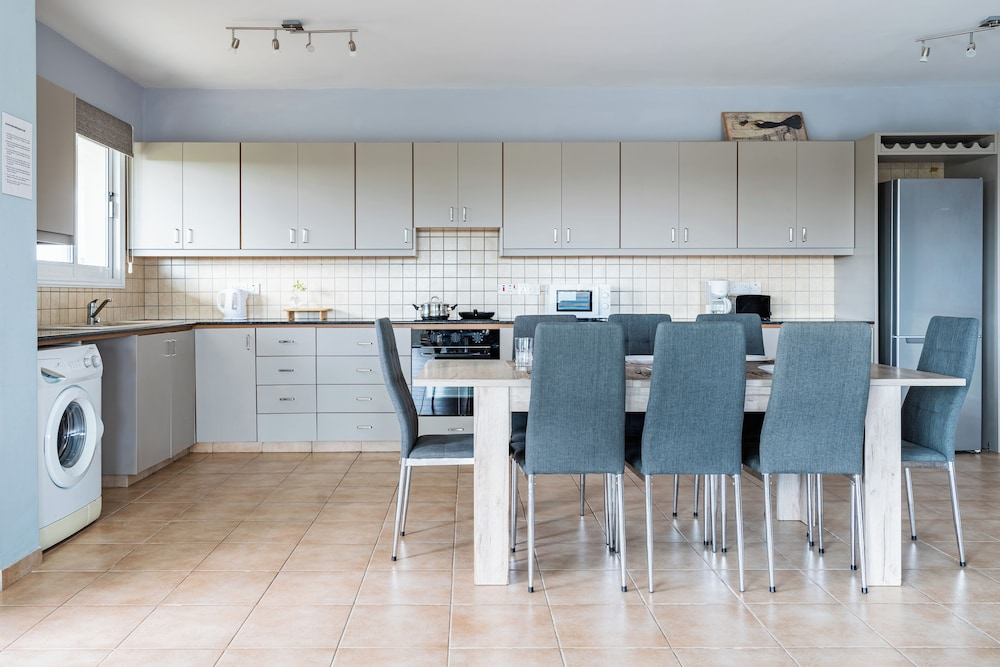 Melograno 2-BR Apt. & Terrace in Larnaca