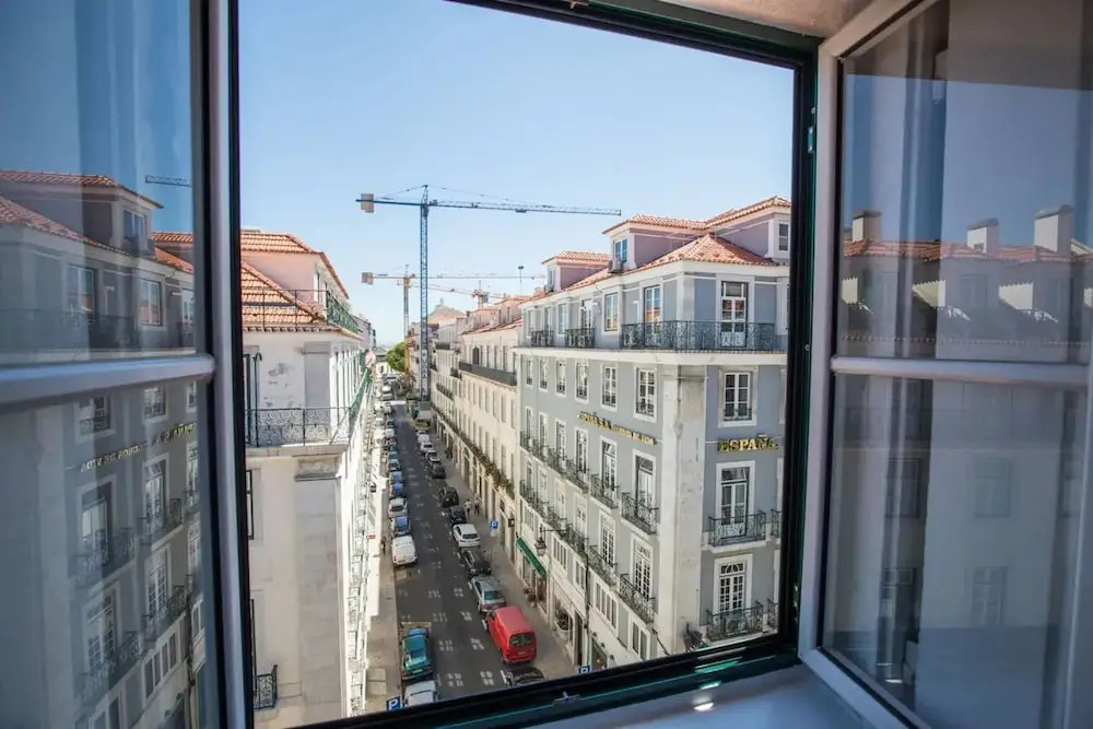 Amazing Topo Chiado Garrett Apartment by GuestReady