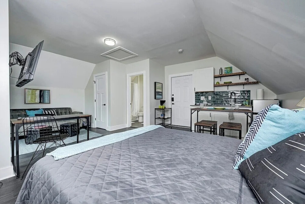 The Oasis Studio - Fountain Square