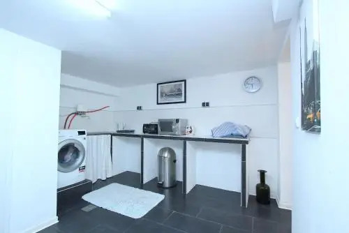 6678 Privat-Souterrain-Apartment