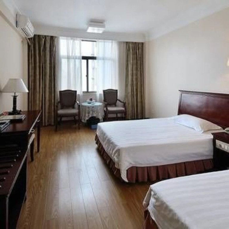 Tang Chen Hotel
