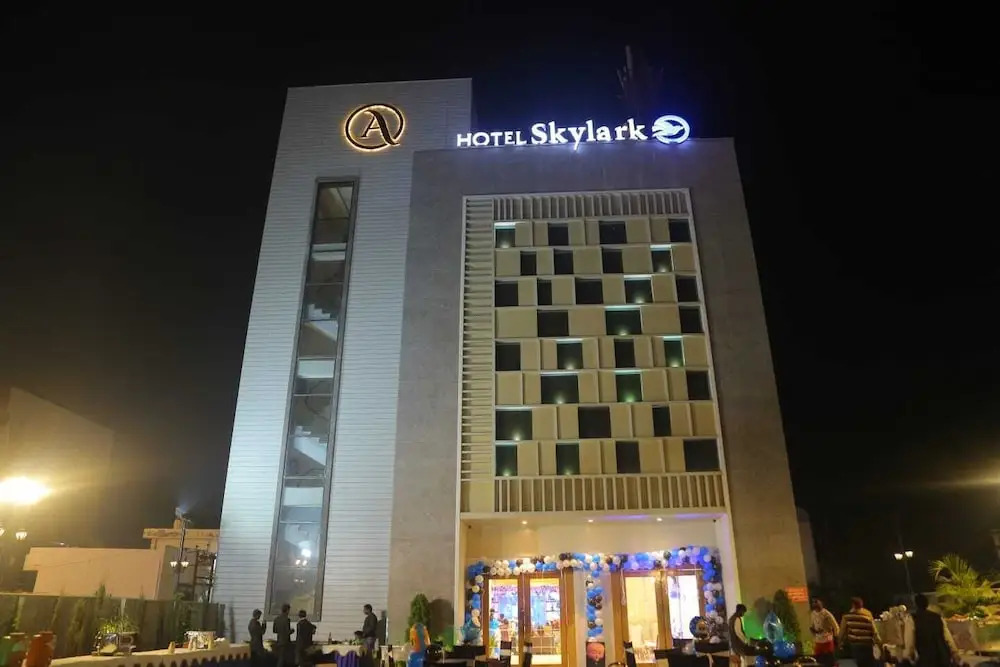 Hotel Skylark