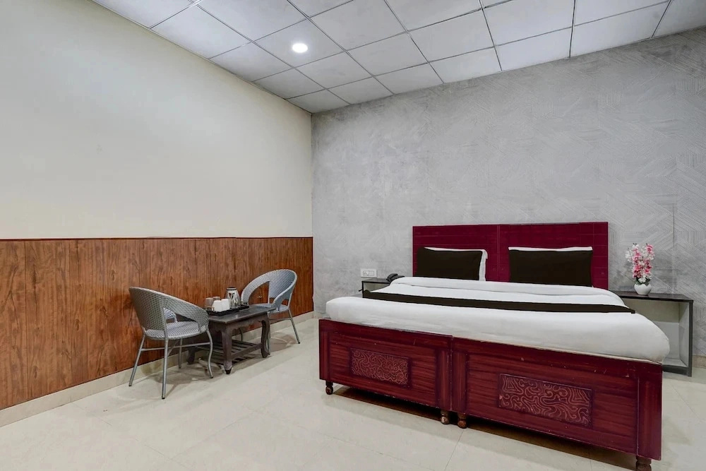 Deluxe Hotel O Sector 58 Mohali Hotel Alpha