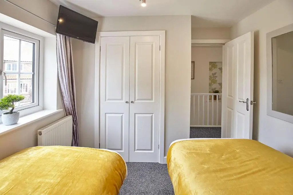 Host Stay Overcarr House