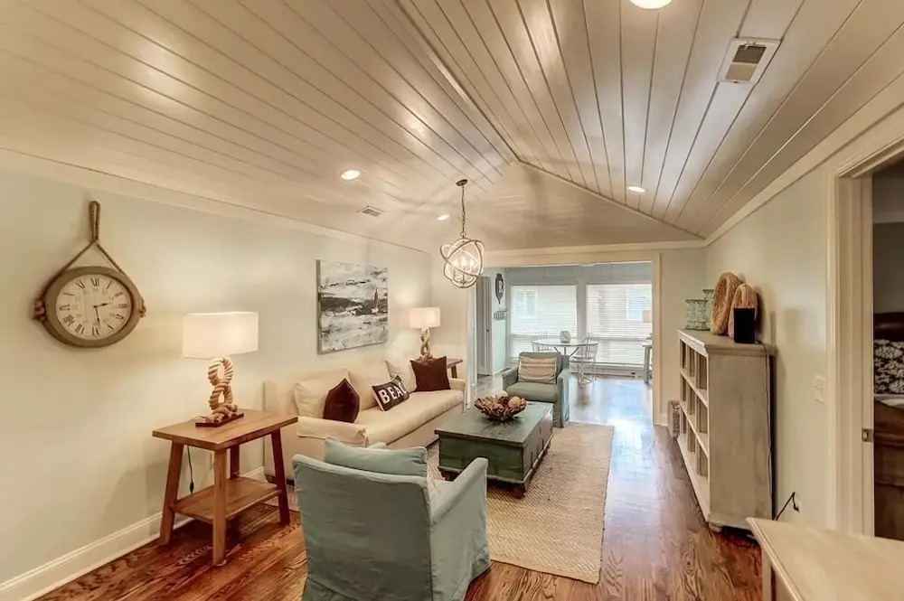 35 Twin Oaks