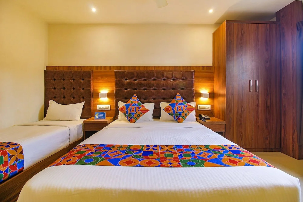 FabHotel Seven Olives